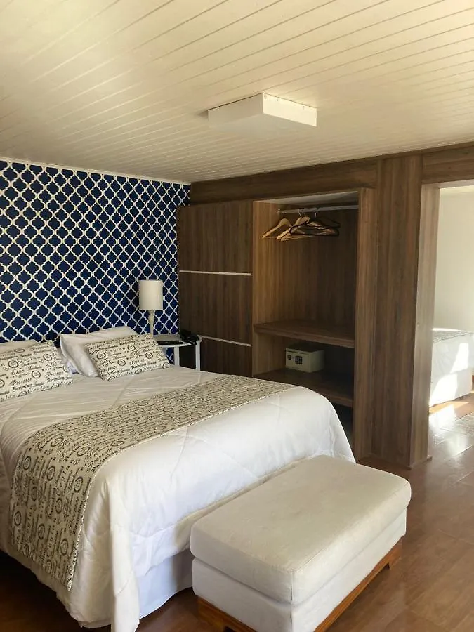Vila De Charme Suites Campos do Jordao 3*,