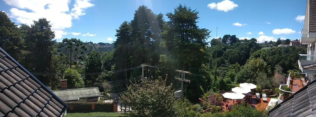 Vila De Charme Suites Campos do Jordao 3*,