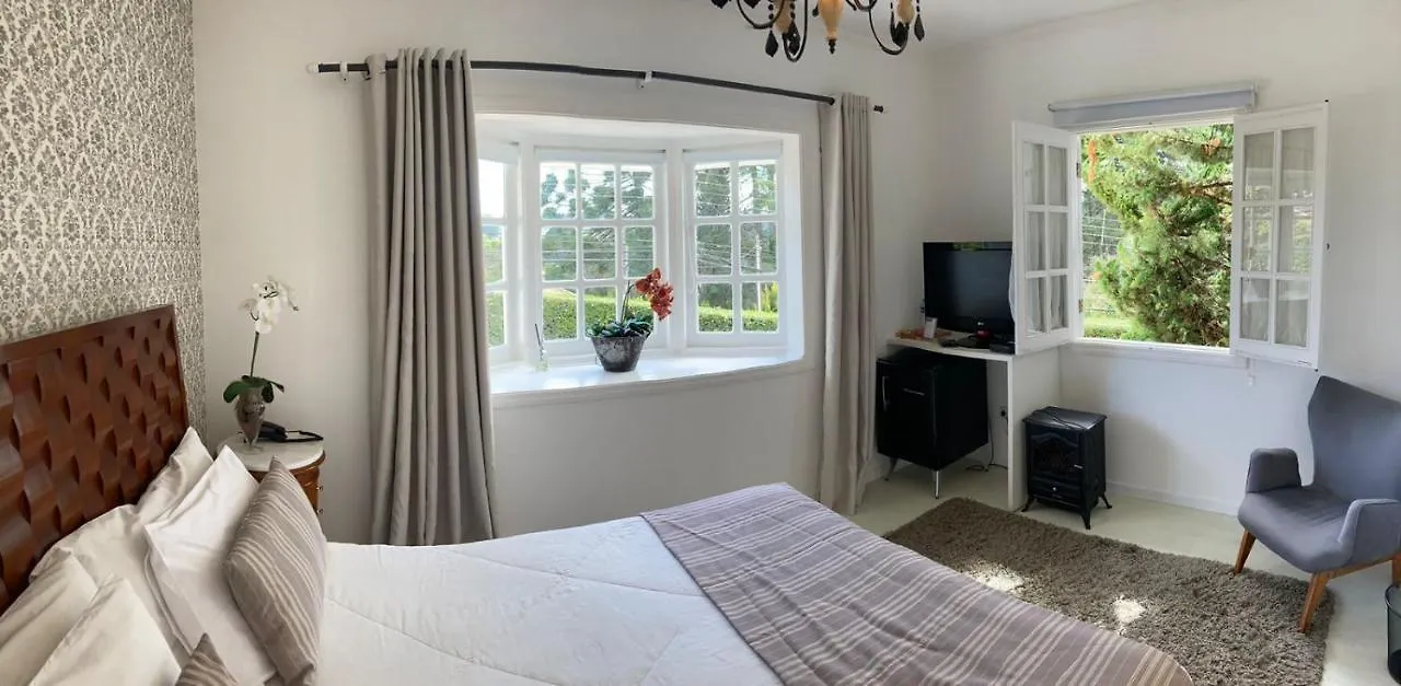 Guest house Vila De Charme Suites Campos do Jordao